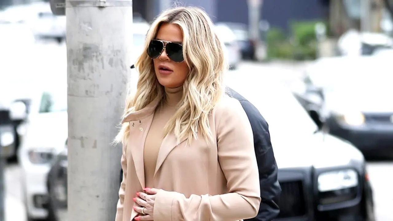 [Bintang] Khloe Kardashian