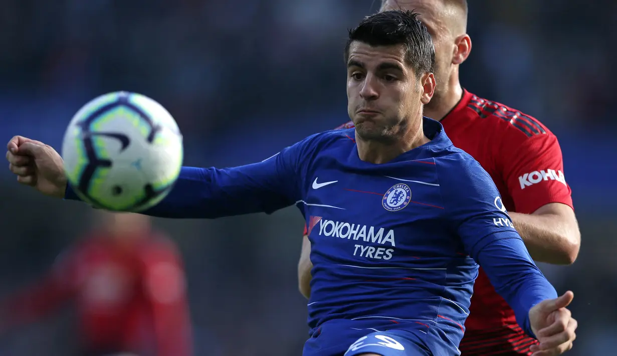 Alvaro Morata. Striker Spanyol berusia 29 tahun yang sejak 2020/2021 menjadi milik Atletico Madrid ini sebelumnya pernah berseragam Chelsea selama 1,5 musim mulai 2017/2018 hingga tengah musim 2018/2019. Ia didatangkan Chelsea dari Real Madrid dengan nilai transfer 66 juta euro atau kini setara Rp1 triliun. Bersama The Blues ia total tampil dalam 72 laga di semua ajang dengan torehan 24 gol dan 6 assist. Di bursa transfer musim panas 2022/2023 ini dirinya dikabarkan diminati oleh Manchester United. (AFP/Daniel Leal)