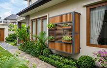 7 Ide Rak Pelindung AC Outdoor yang Cantik, Bikin Fasad Rumah Makin Rapi