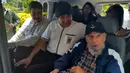 Mantan Presiden Kuba, Fidel Castro (kanan) merayakan ulang tahunnya yang ke 89 di Havana, Kuba, Kamis (13/8/2015). Castro ditemani Presiden Bolivia Evo Morales (tengah) dan Presiden Venezuela Nicolas Maduro . (REUTERS/Agencia de Boliviana)