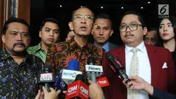 Mantan Menteri Agama Suryadharma Ali (SDA) memberi keterangan pers usai sidang di PN Jakarta Pusat, Rabu (11/07). Keterangan JK digunakan untuk mengubah persepsi SDA telah menggunakan Dana Operasional Menteri (DOM). (Merdeka.com/Dwi Narwoko)