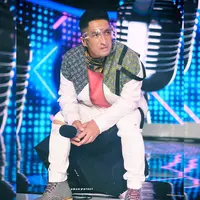 "Sebetulnya dari usia 5 tahunan mereka sudah dikenalkan dengan berbagai kegiatan. Mereka les piano pernah, balet, memanah, mewarnai, silat, berkuda, banyak banget. Jadi setelah itu baru kita bisa lihat mereka bakatnya ke mana," paparnya. (Instagram/irfanhakim75)