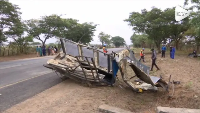Insiden kecelakaan melibatkan 2 bus terjadi di jalanan antara ibu kota Harare dan Rusape. Akibatnya 47 orang tewas, dua diantaranya anak-anak.