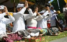 FOTO: Melihat Suasana Khidmat Perayaan Hari Raya Galungan di Bali