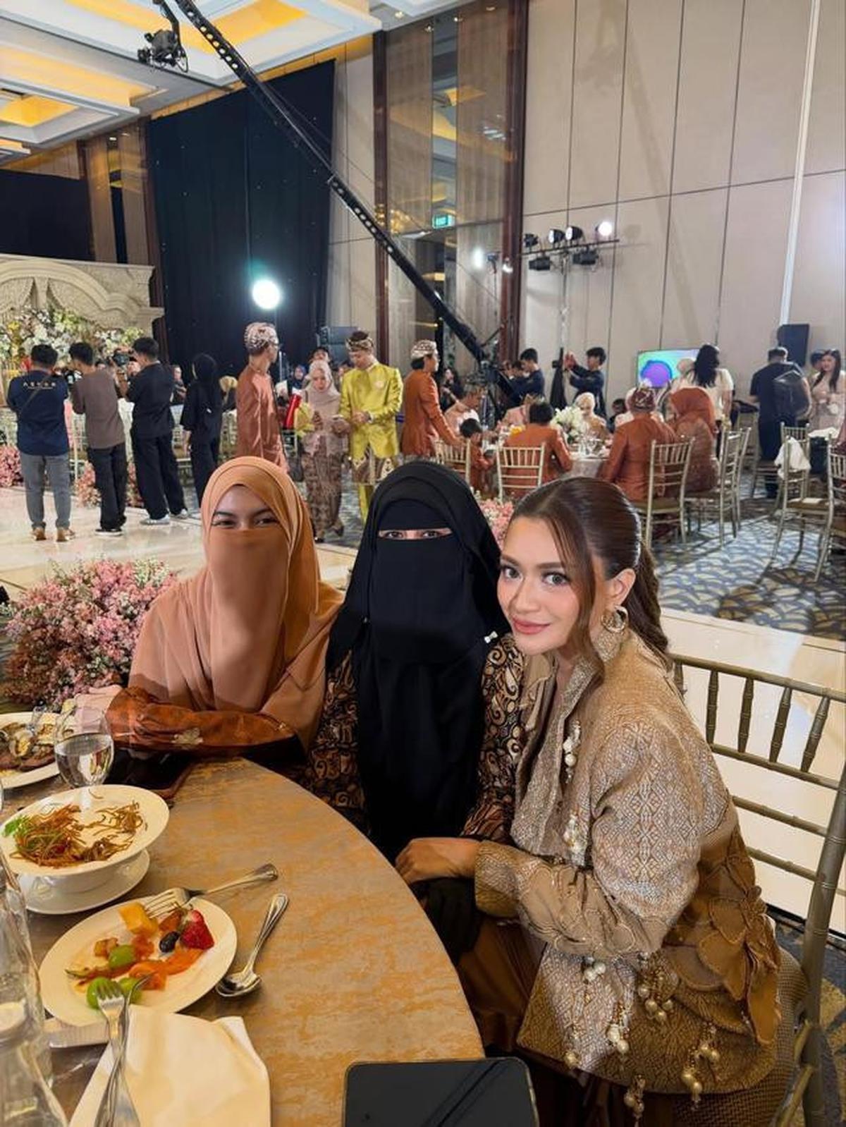 11 Potret Artis di 7 Bulanan Kehamilan Ketiga Lesti Kejora, Bertabur Bintang