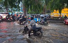 Banjir Daan Mogot Jakarta Barat Kian Parah: Kali Mookervart Meluap dan Turap Bocor Picu Kemacetan