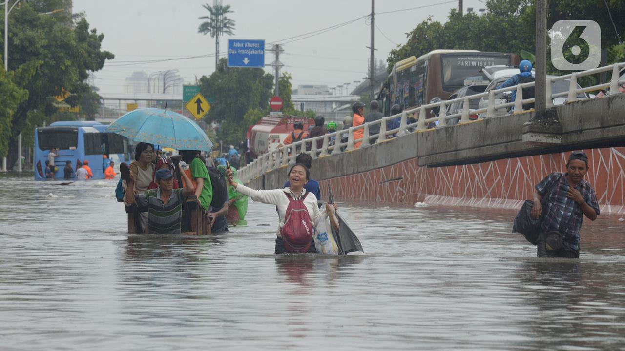 Begini Suasana Banjir di Kawasan Grogol