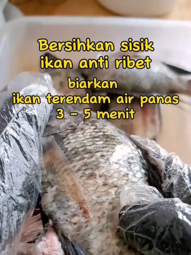Cara Mudah Bersihkan Sisik Ikan Tanpa Pisau, Hanya 5 Menit