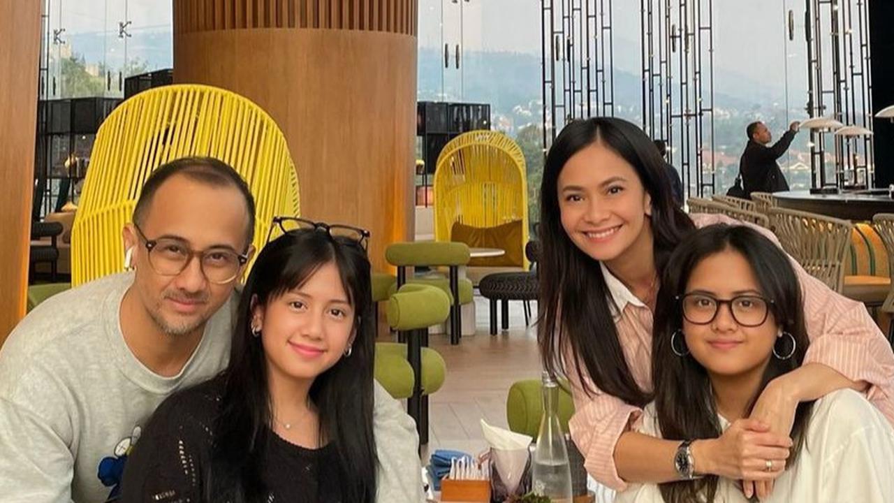 Potret Ersa Mayori Rayakan Ultah Putri Cantiknya yang Kuliah di ITB, Selalu Kangen Karena Tinggal Beda Kota