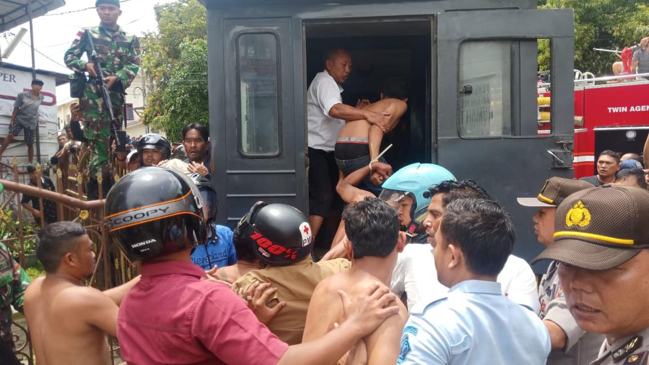 Evakuasi Napi Rutan Kabanjahe