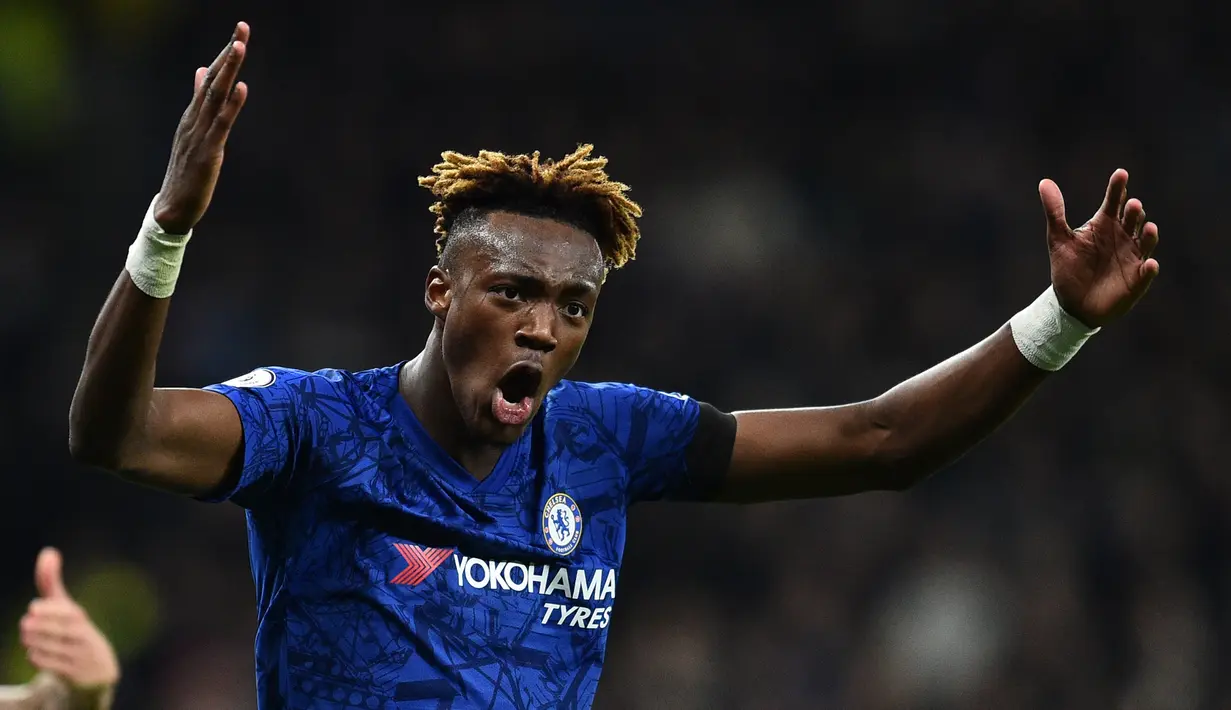 1. Tammy Abraham - Tammy telah mencetak 13 gol dalam 24 pertandingan sejauh musim ini. Hal ini membuat harga striker muda bersusia 22 tahun ini melonjak dari 15 juta euro menjadi 50 juta euro pada Februari lalu. (AFP/Glyn Kirk)