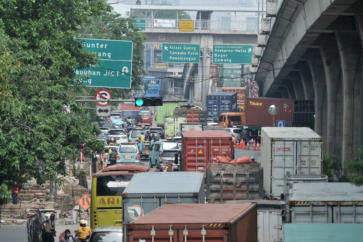 Semrawut Kemacetan Truk Kontainer di Tanjung Priok