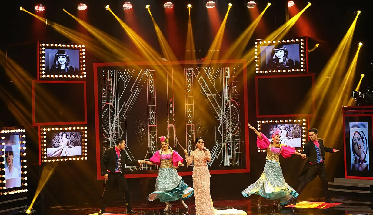 Selain itu, Syahrini mengatakan bahwa Jupe adalah sosok yang menginspirasi. Dengan semangatnya yang membara, Jupe terus melawan kanker yang dideritanya.(Bambang E. Ros/Bintang.com)