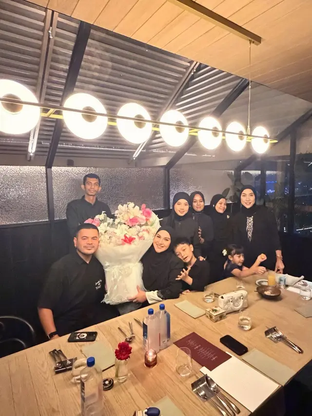 Irish Bella rayakan anniversary 2 tahun dengan Haldy Sabri - instagram.com/_irishbella_