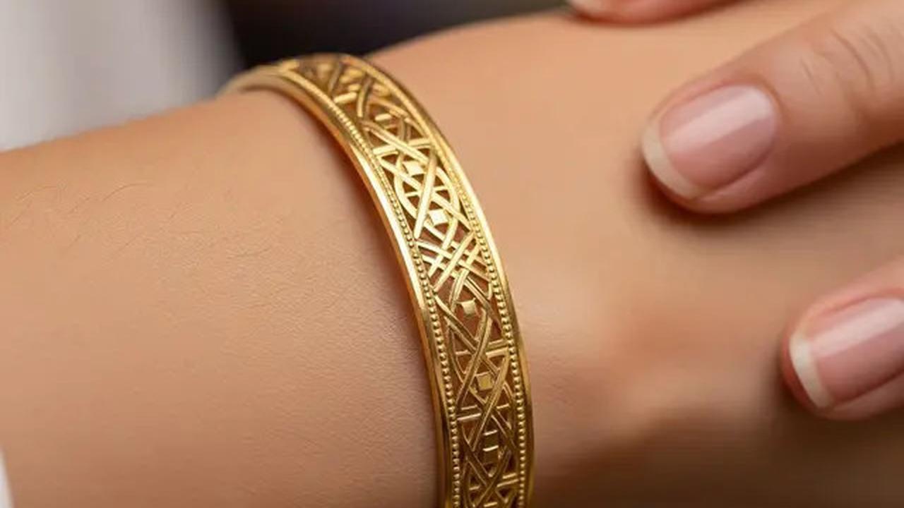 10 Inspirasi Model Gelang Emas Islami yang Cocok untuk Acara Formal hingga Sehari-Hari
