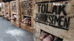 Patmi, seorang peserta semen kaki di depan Istana meninggal dunia. Dia wafat setelah cor semen di kakinya dilepas. Atas wafatnya wanita 48 tahun tersebut, Gubernur Jawa Tengah Ganjar Pranowo mengungkapkan bela sungkawa.