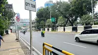 Massa aksi demo di sekitar Gedung Mahkamah Konstitusi (MK), Jakarta Pusat terkait sengketa Pilpres 2024 membubarkan diri, Rabu (27/3/2024). Jalan Medan Merdeka Barat dibuka sebagian. (Liputan6.com/Nanda Perdana Putra)