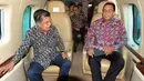 Wakil Presiden Jusuf Kalla (JK) bersama Gubernur DKI Jakarta Anies Baswedan meninjau sejumlah titik kemacetan Jabodetabek menggunakan Helikopter Super Puma dari lapangan helipad, Monas, Jakarta, Senin (28/1). (Liputan6.com/HO/TIM MEDIA WAPRES)