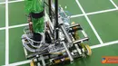 Citizen6, Batam: Dalam kontes Internasional tersebut masing-masing tim membuat satu jenis robot manual dan tiga robot otomatis. (Pengirim: Winda Wijayanti)
