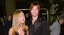 Melansir Hollywoodlife.com, seorang sumber mengatakan ada hal aneh yang membuat Jolie cemburu dengan kembalinya Pitt berhubungan baik dengan mantan istrinya, Jennifer.  (AFP/Bintang.com)