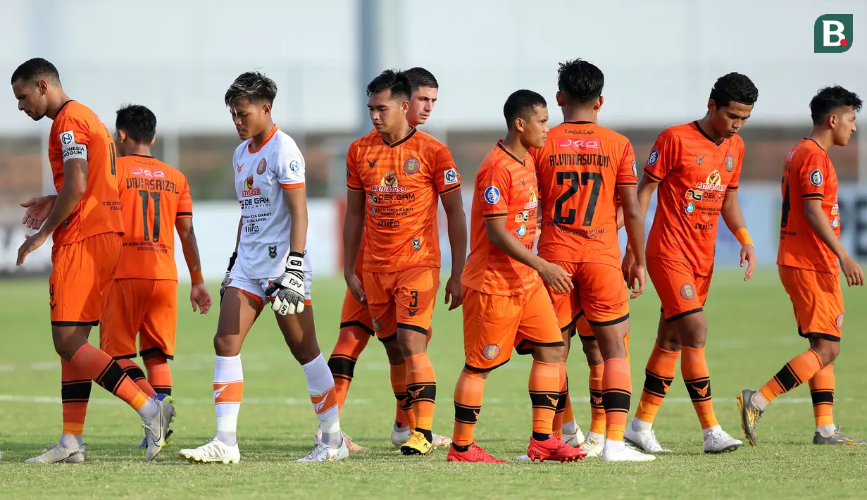 Sebelum menjalani laga terakhir, Persiraja telah dipastikan terdegradasi pada pekan ke-30 (11/3/2022) usai ditaklukkan oleh sang kampiun, Bali United dengan skor 0-1. (Bola.com/M Iqbal Ichsan)