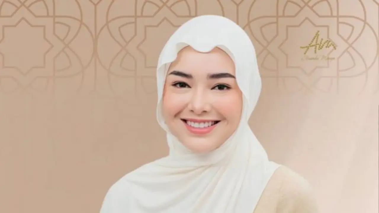 Keanggunan Amanda Manopo dalam hijab. (credit:instagram.com/ambyamandamanopo)