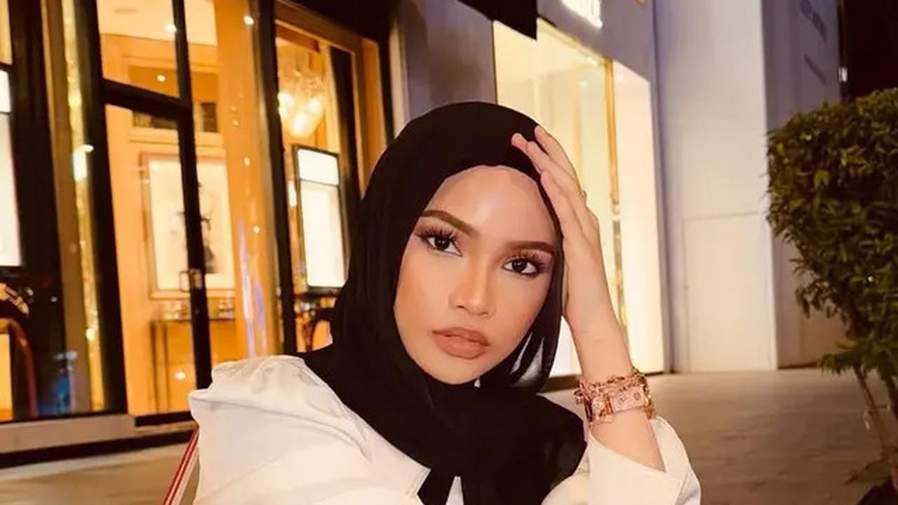 6 Potret Terbaru Alyssa Spischak, Putri Sambung Ustaz Derry Sulaiman yang Memesona