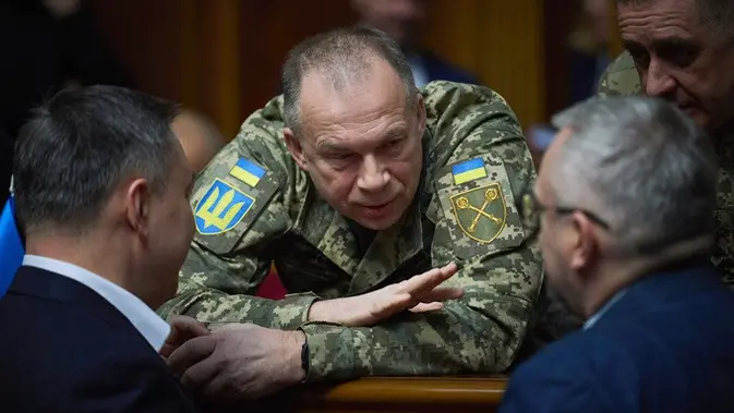Zelenskyy Pecat Panglima Militer Ukraina