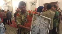 Anies Baswedan Dapat Lukisan Hitam soal Pilkada DKI Saat Halalbihalal