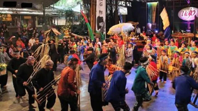 Pertunjukkan Angklung.