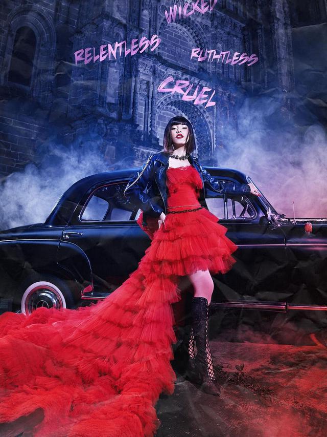 Gaya Pemotretan 11 Seleb Ini Terinspirasi dari Film Disney Cruella, Curi Perhatian