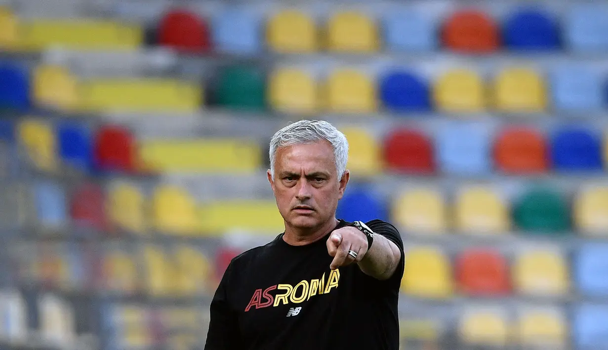 Patut dinantikan skuat serigala Roma dengan sang pawang barunya di Serie A Italia. Jose Mourinho tentunya akan siapkan taktik dan skuat terbaiknya untuk mengarungi laga yang akan dimulai 22 Agustus mendatang. (Foto: AFP/Filippo Monteforte)