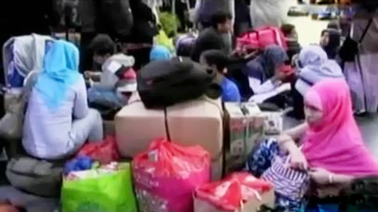 VIDEO: Lebaran, Stasiun Senen Masih Dipadati Pemudik
