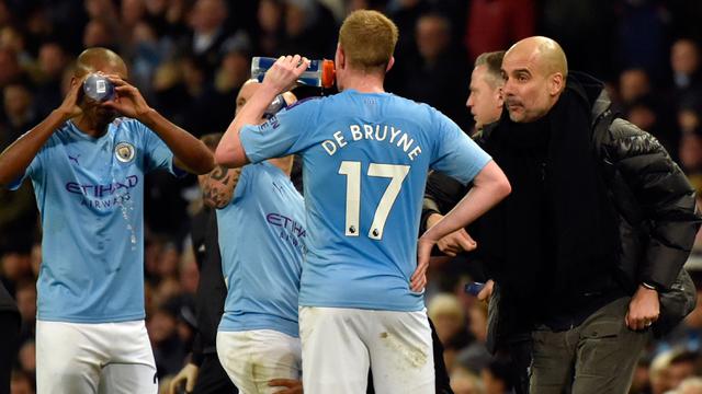 Ekspresi Pep Guardiola Saat Manchester City Dikalahkan MU