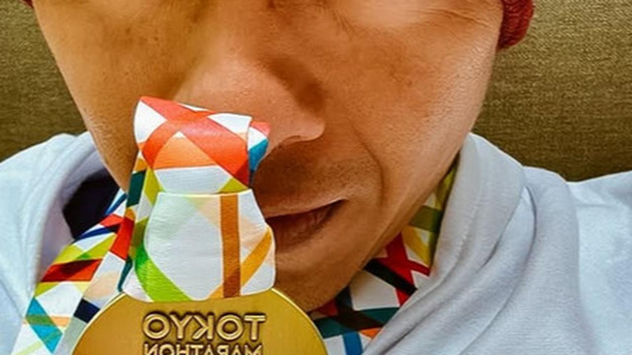Potret Ganteng Ariel Noah Raih Medali Tokyo Marathon 2025, Nyaris Menyerah Sebelum Mulai & Emosional di Garis Finish