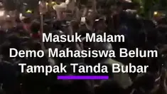 Badan Eksekutif Mahasiswa Universitas Indonesia atau BEM UI melakukan aksi demontrasi di Bundaran HI, Jakarta, Jumat (12/6). BEM UI akan membawa lima tuntutan. 

Mulai dari penghentian pemborosan anggaran APBN, menurunkan harga BBM, menurunkan harga kebutuhan pokok, memberhentikan program MBG, pe...
