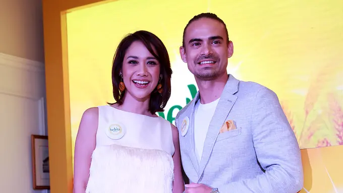 [Bintang] Bunga Citra Lestari dan Ashraf Sinclair