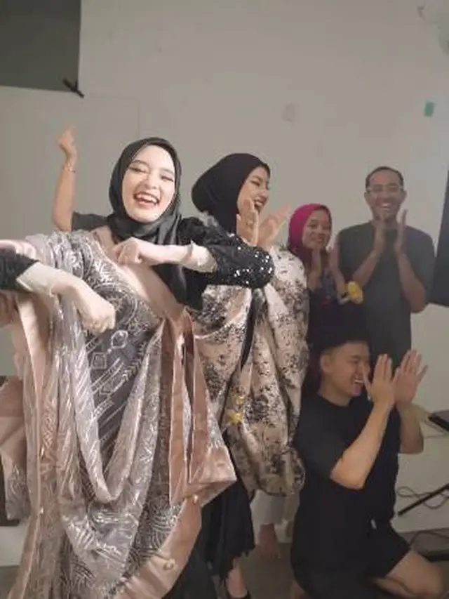 7 Pemotretan Irish Bella dan Inara Rusli yang Tampil Memesona