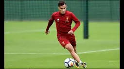 Aksi pemain Liverpool, Philippe Coutinho saat berlatih di Melwood Training Ground, Liverpool (7/9/2017). Latihan ini jelang melawan Manchester City pada pekan keempat Premier League. (Photo/Liverpoolfc)
