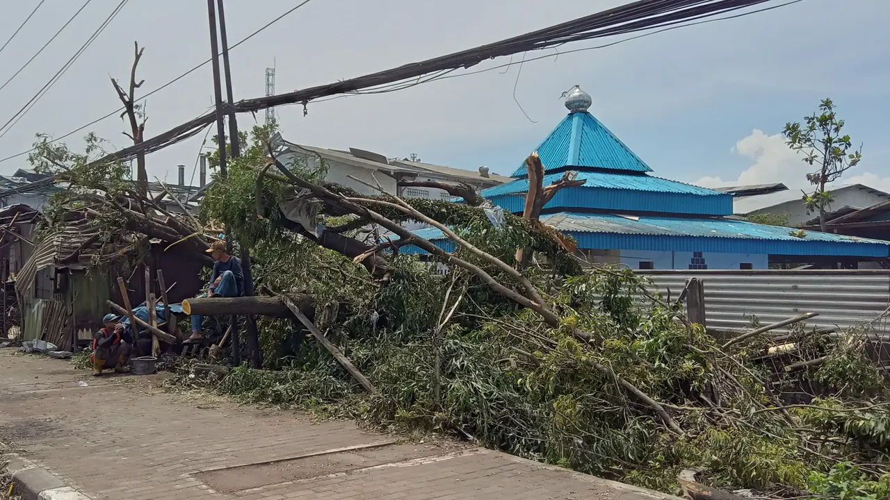 tornado rancaekek, angin puting beliung