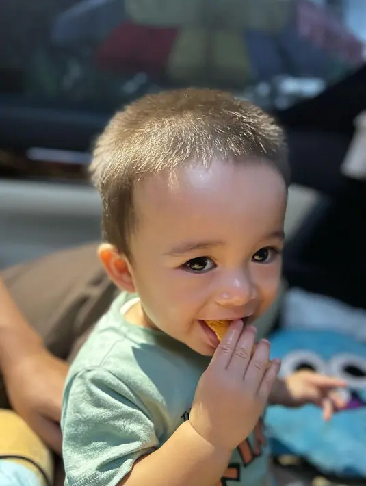 [Instagram/nathalieholscher]