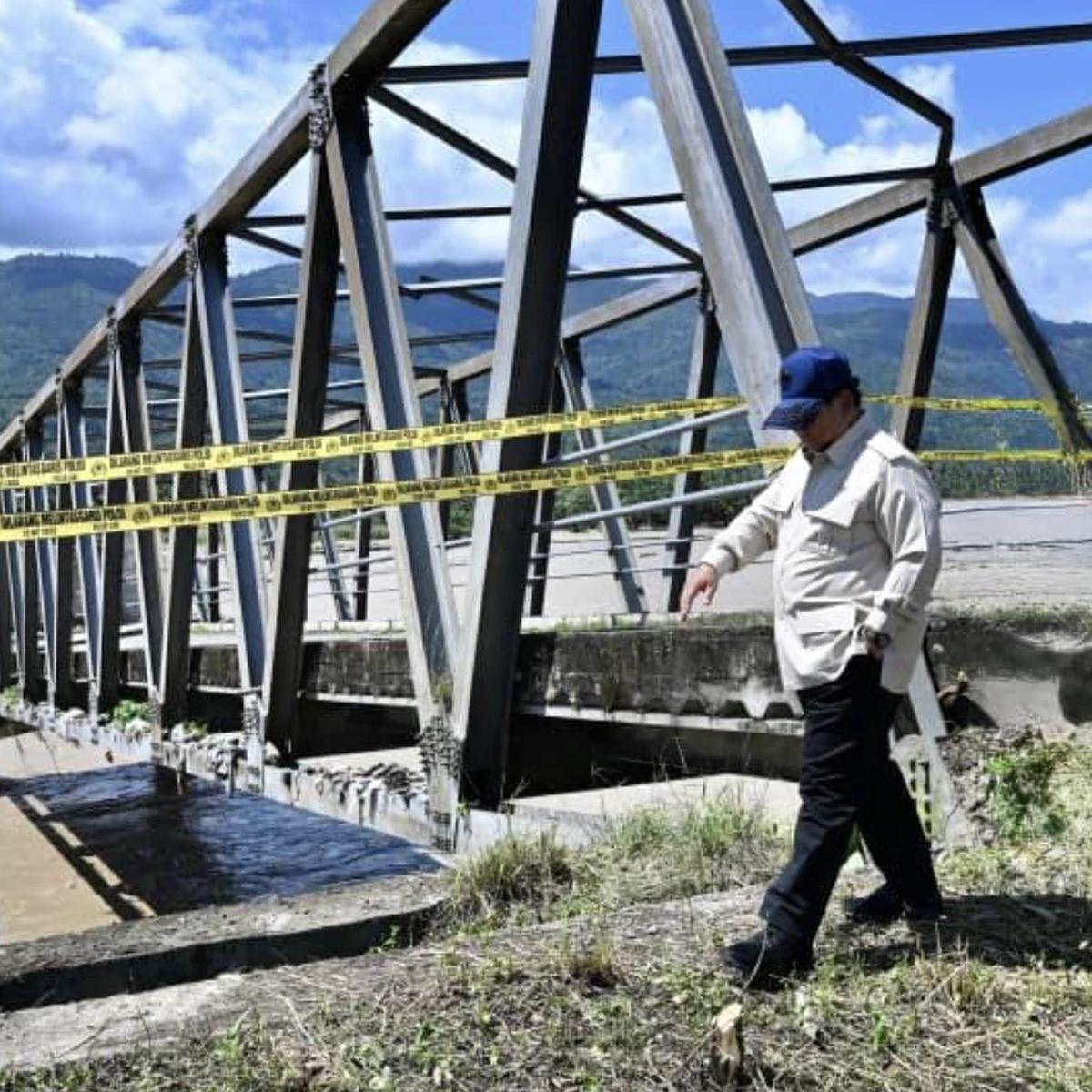 Presiden Prabowo Tinjau Jembatan Pante Dona Aceh yang Putus Akibat Diterjang Banjir