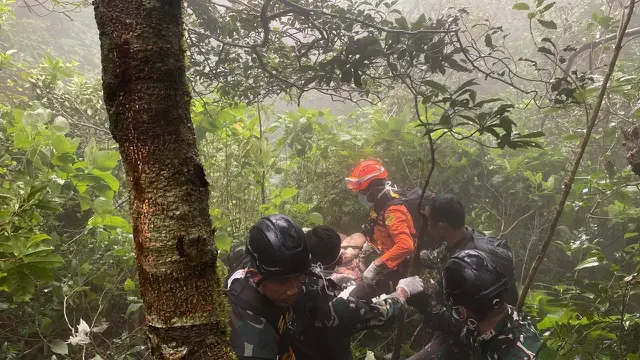 Pesawat Jatuh