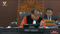 Hakim Konstitusi Arief Hidayat menilai KPU tidak serius usai kedapatan absen di sidang sengketa Pileg 2024 pada panel tiga yang digelar Gedung Mahkamah Konstitusi (MK) hari ini, Kamis (2/5/2024). (Winda Nelfira).