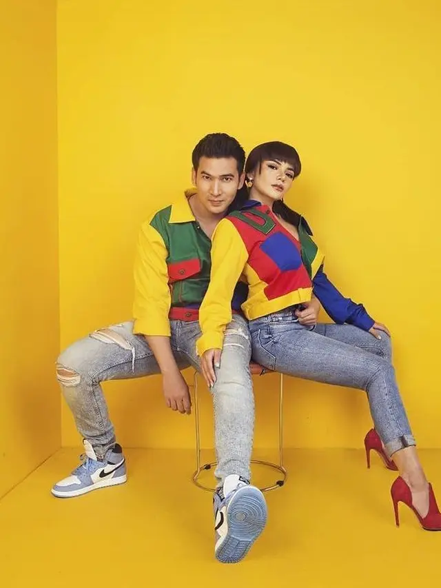 Diisukan Putus, Ini 5 Potret Kenangan Dinar Candy dan Ridho Ilahi Pakai Outfit Couple
