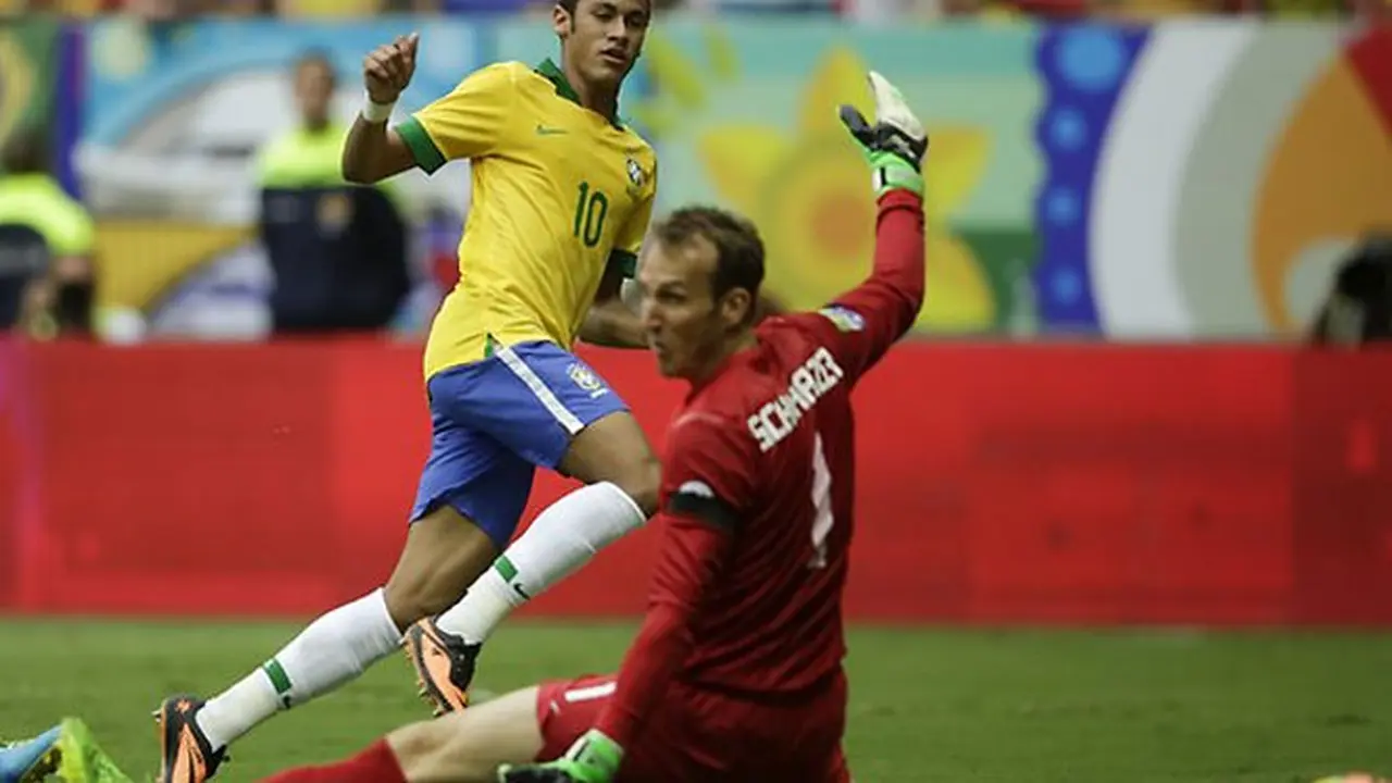 parade-gol-brazil-130908b.jpg