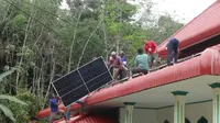 Sedekah Energi, Masjid Buya Safii Maarif Terang dengan Tenaga Surya