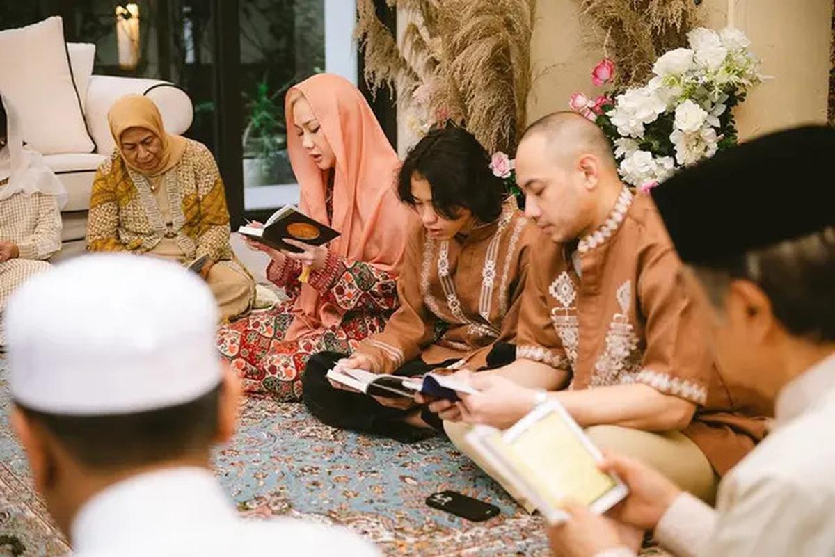 7 Potret BCL Rayakan Ultah dengan Buka Bersama, Dihadiri Ibu Mertua