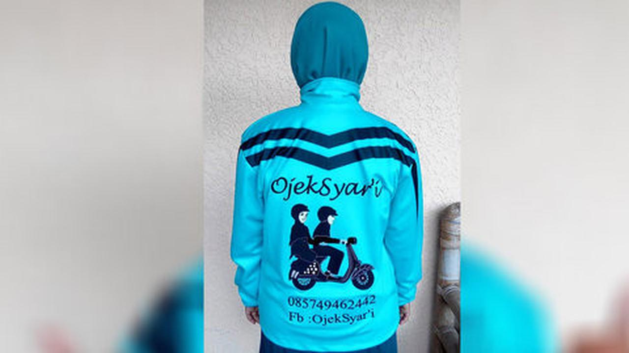 Para pengojek syar'i tetap lincah bermotor meski berbusana muslim
