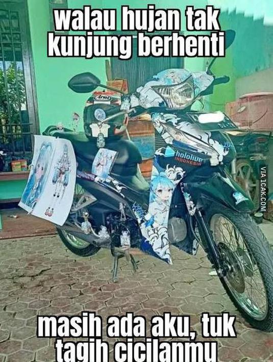 Hujan pun diterobos demi menagih cicilan nasabah (Source: 1cak.com)